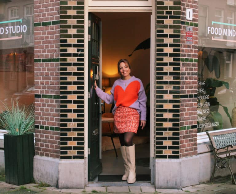 Kim de Graaf-Oostendorp, Holistisch therapeut