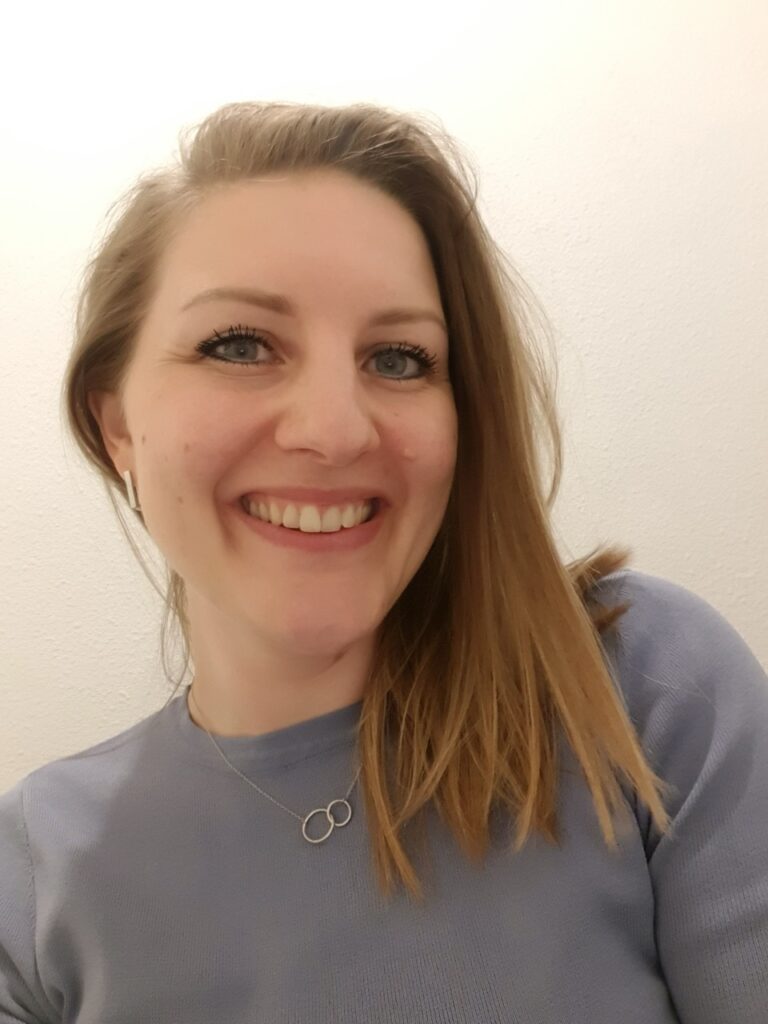 Laura Lacet, Holistisch therapeut