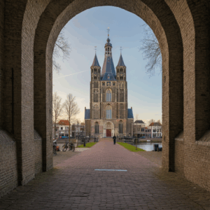 Een ambachtsman die zorgvuldig aan een houten structuur werkt, symbool voor het aanbrengen van structuur in chaos.