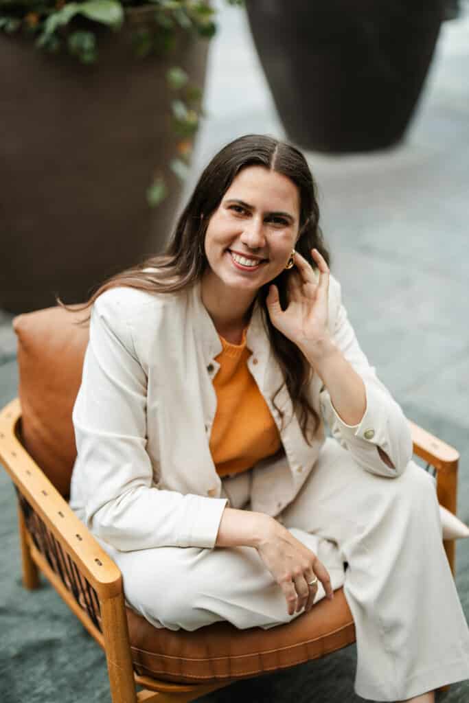 Nina van den Bosch, Relatietherapeut