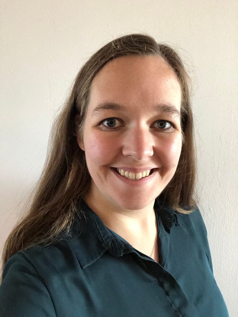 Esther Montrée, Energetisch therapeut