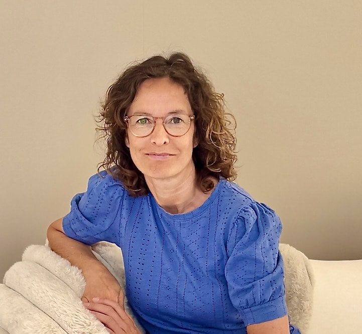 Agathe Hania, Psycholoog